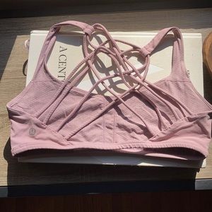Lululemon free to be Wild bra 8